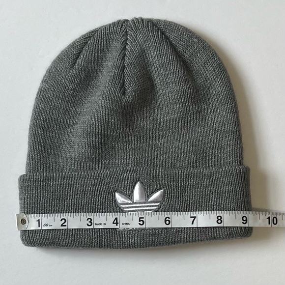3/$30 Adidas Originals Logo Beanie Cap Gray White Trefoil Folded Cuff Hat NEW - Picture 5 of 7
